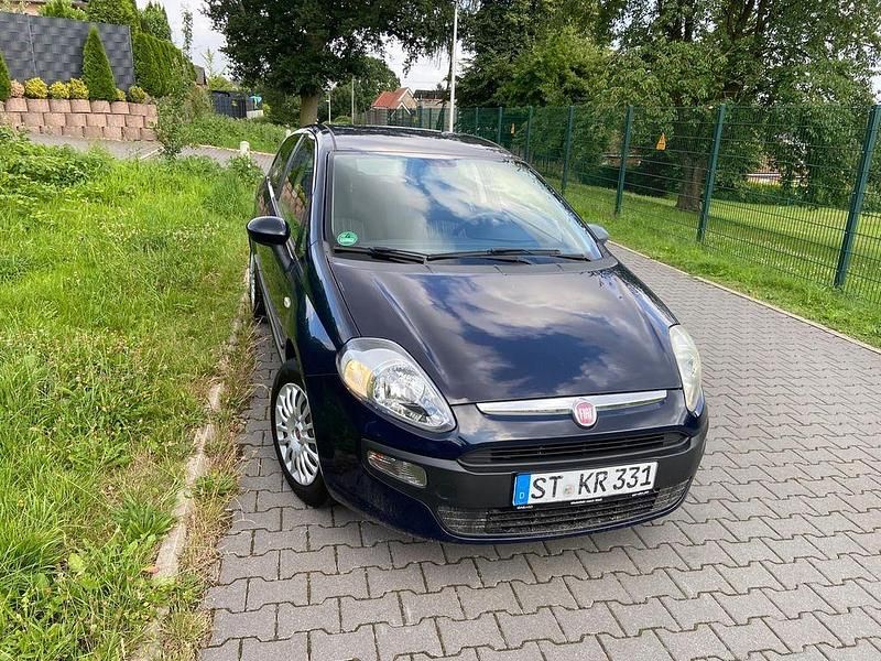 Blau Gebraucht 2011 Fiat Punto Pop Kleinwagen | 2.500 € (Fairer Preis) - Bild 1/4