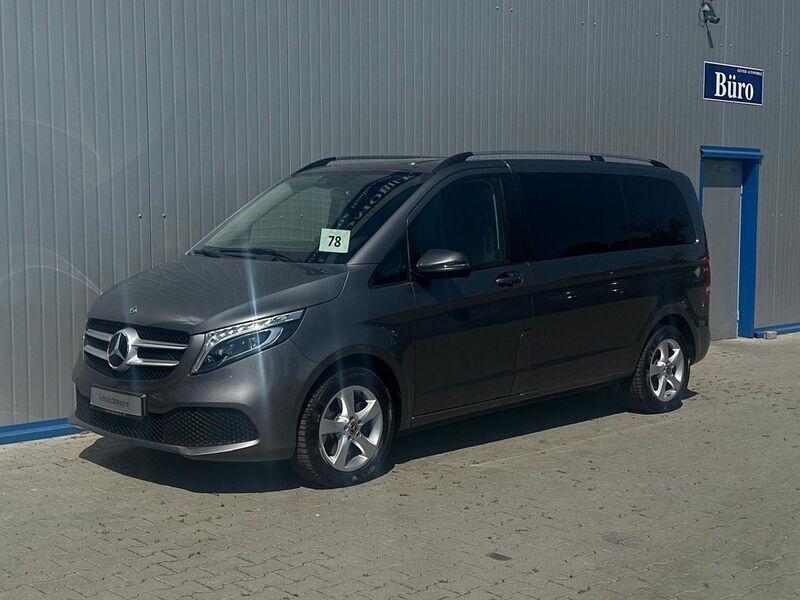 Selenitgrau metallic Gebraucht 2020 Mercedes V250 Sport Van / Kleinbus | 44.999 € (Guter Preis) - Bild 1/4