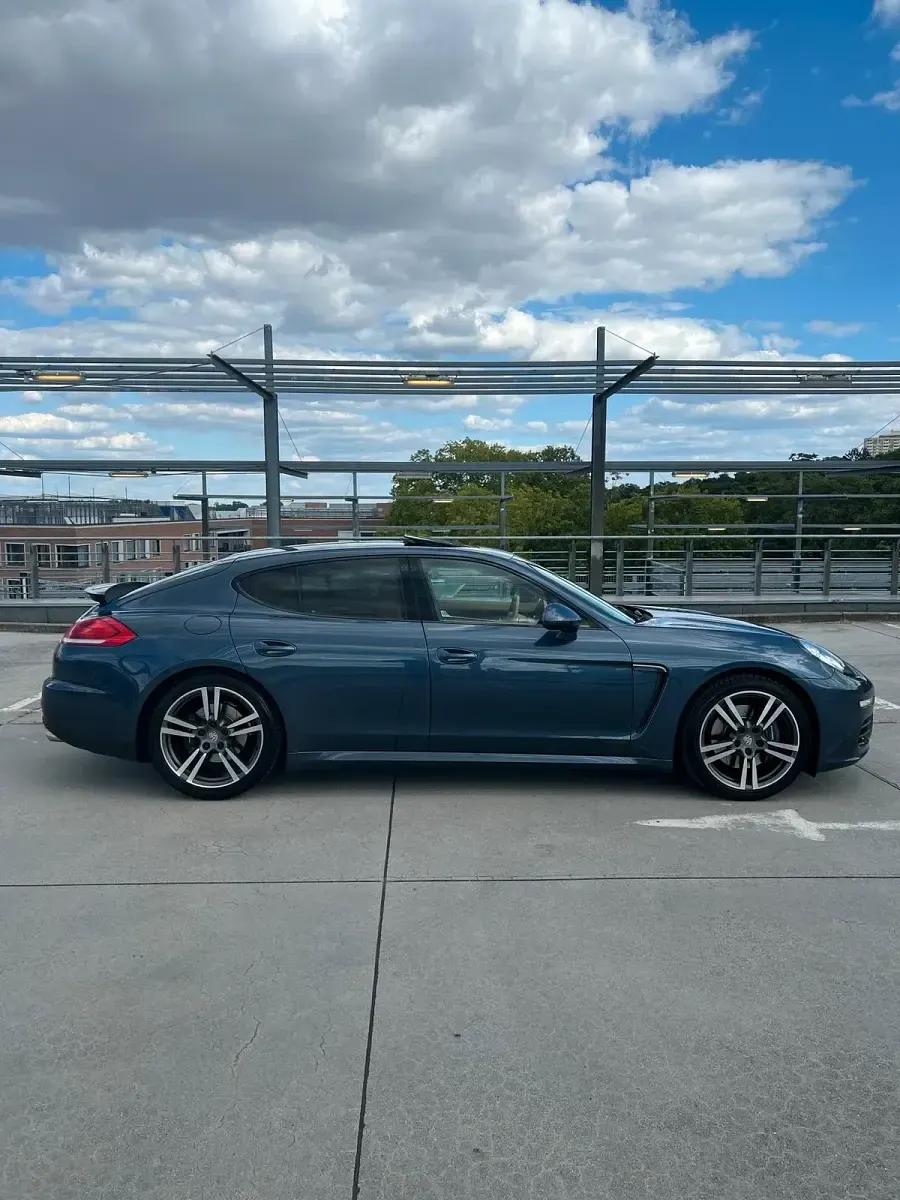Gebraucht Porsche Panamera Diesel 250 PS (183 kW) 2013 Blau Kleinwagen