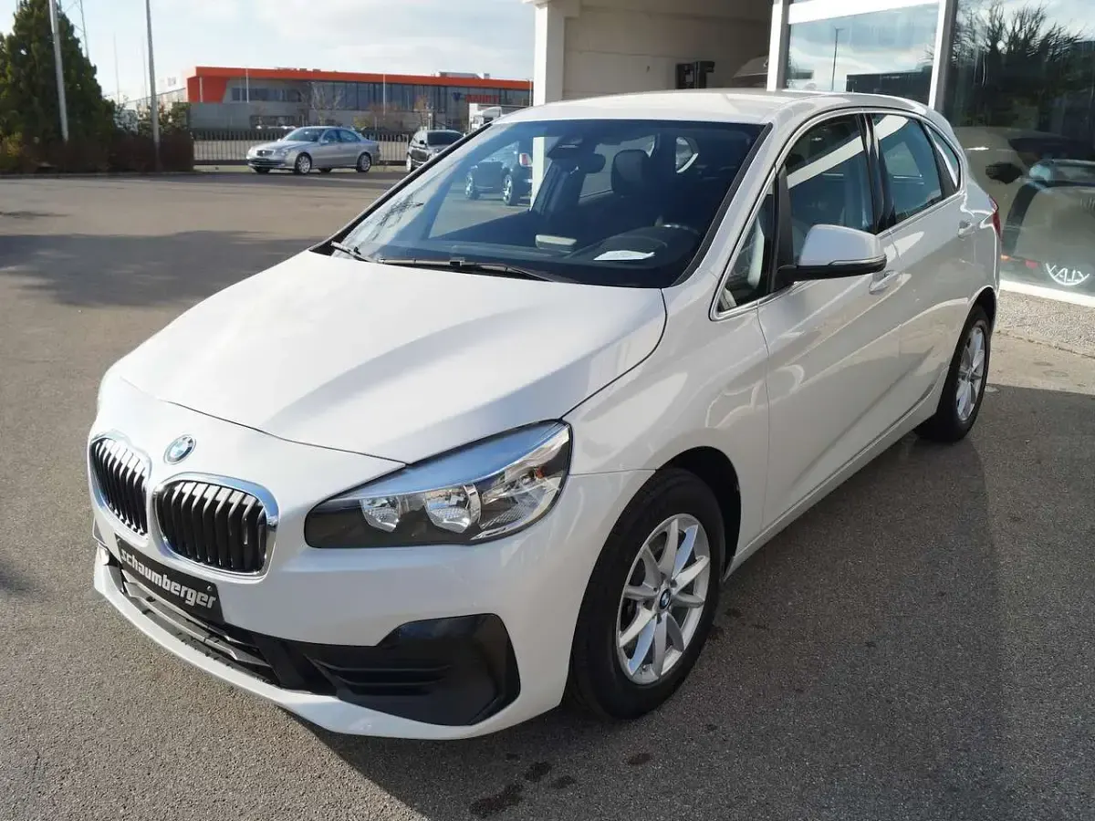 Gebraucht BMW 218 Active Tourer Advantage 150 PS (110 kW) 2019 Mineralweiss Van / Kleinbus