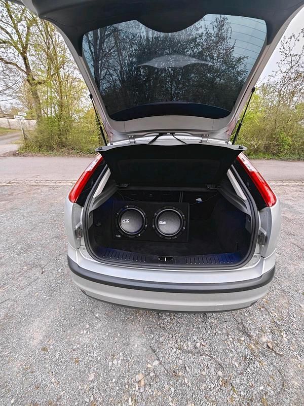 Second-hand Ford Focus 101 CP (74 kW) 2005 Gri Coupe