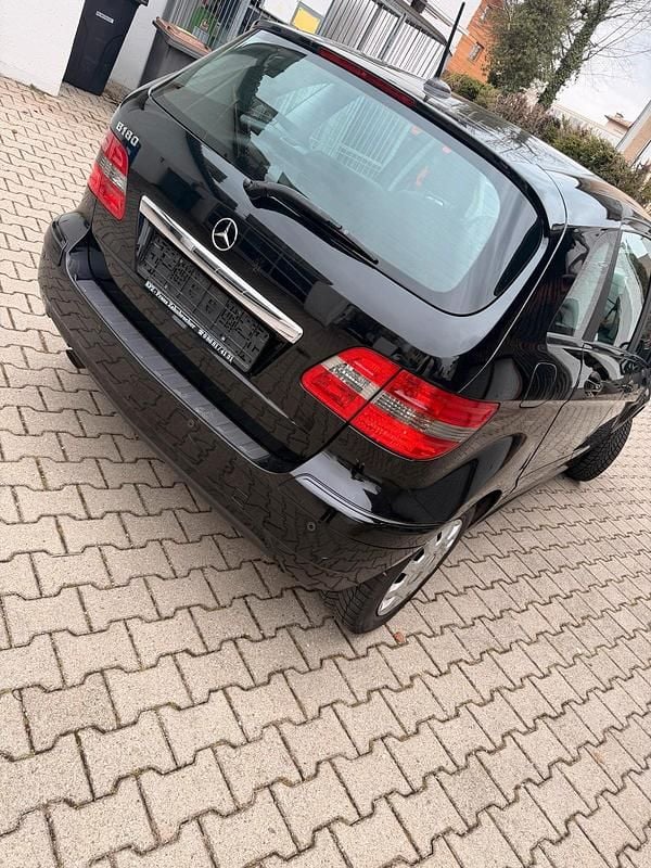 Gebraucht Mercedes B180 116 PS (85 kW) 2009 Schwarz Van / Kleinbus
