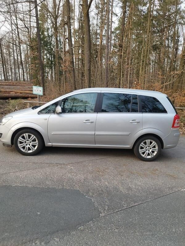 Silber Gebraucht 2012 Opel Zafira Eco Van / Kleinbus | 4.700 € (Guter Preis) - Bild 1/4