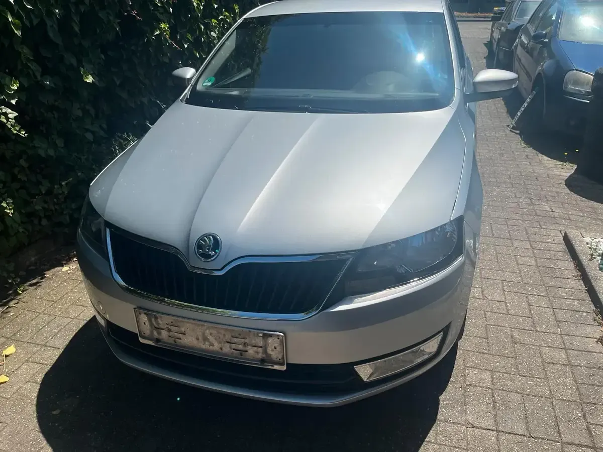 Gebraucht Skoda Rapid 125 PS (91 kW) 2017 Silber Kleinwagen
