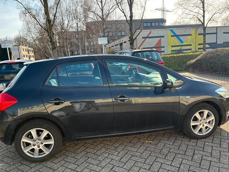 Gebraucht Toyota Auris 132 PS (97 kW) 2010 Schwarz Kleinwagen