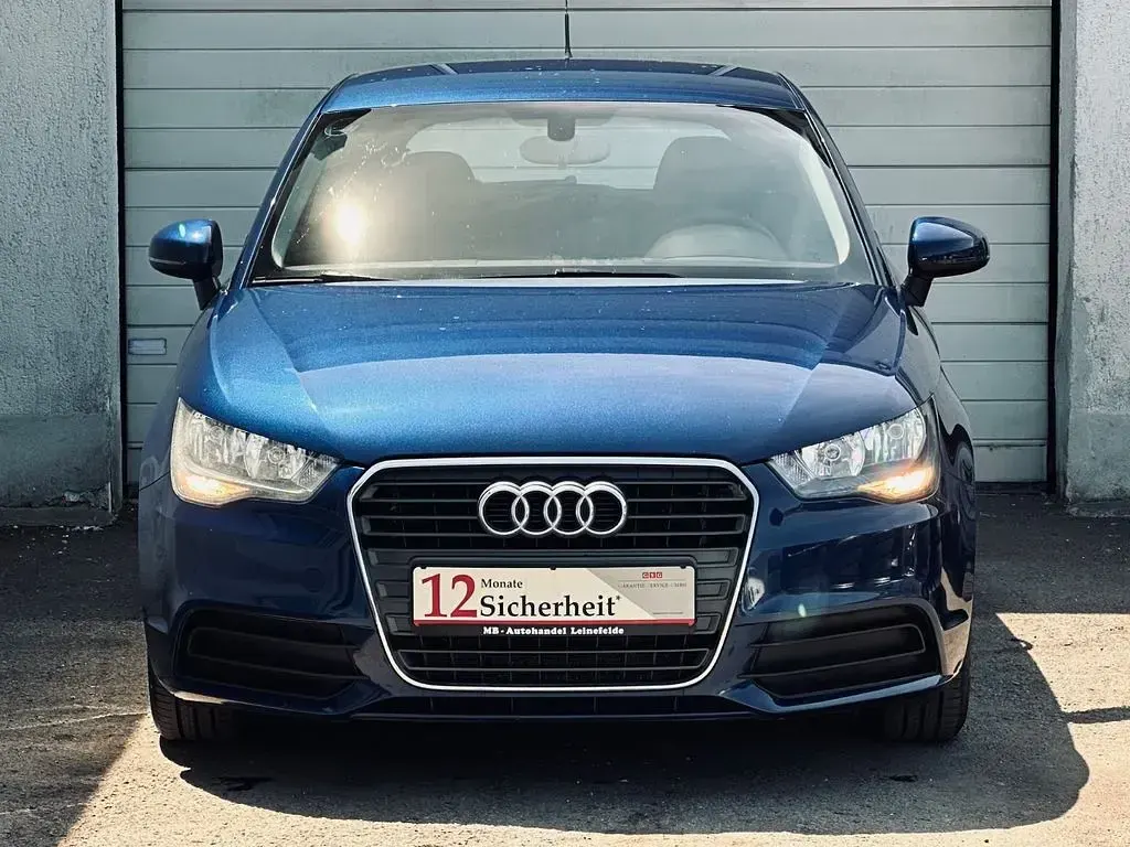 Gebraucht Audi A1 Attraction 86 PS (63 kW) 2011 Blau Kleinwagen