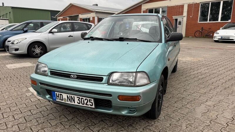 Grün Gebraucht 1995 Daihatsu Charade Kleinwagen | 1.699 € - Bild 1/4