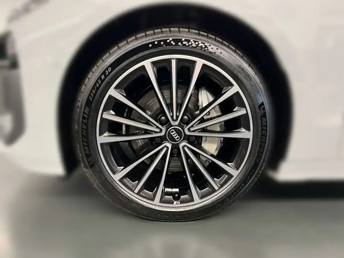 Neu Audi A6 e-tron Performance 269 kW (367 PS) 2025 Gletscherweiß metallic Kombi