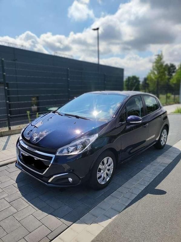 Blau Gebraucht 2019 Peugeot 208 Active Kleinwagen | 8.600 € (Guter Preis) - Bild 1/4