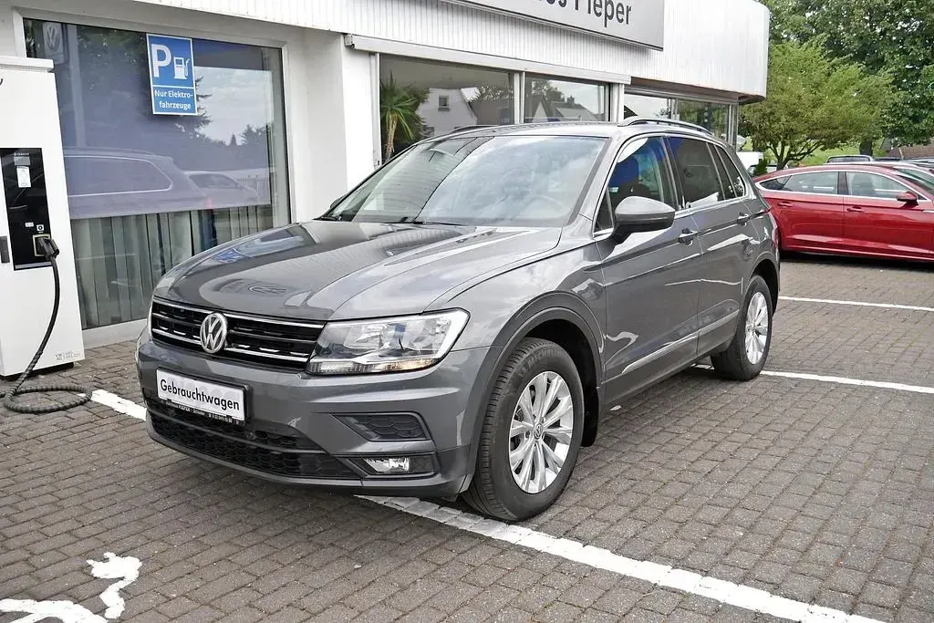 Gebraucht VW Tiguan Comfortline 150 PS (110 kW) 2019 Grau SUV