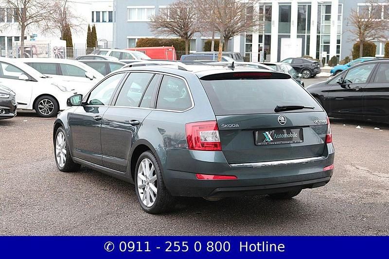 Gebraucht Skoda Octavia Style 150 PS (110 kW) 2015 Grau Kleinwagen