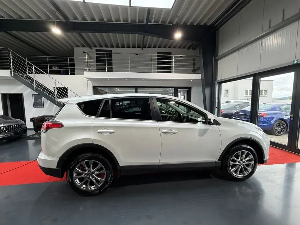 Gebraucht Toyota RAV4 Edition-S 143 PS (105 kW) 2016 Weiß SUV