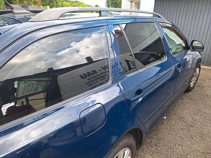 Blau Gebraucht 2013 Skoda Octavia Ambition Kombi | 3.500 € (Guter Preis) - Bild 1/4