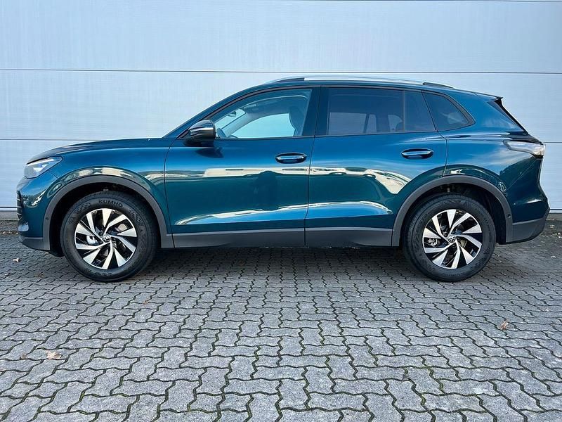Neu VW Tiguan Life 150 PS (110 kW) 2025 Blau SUV