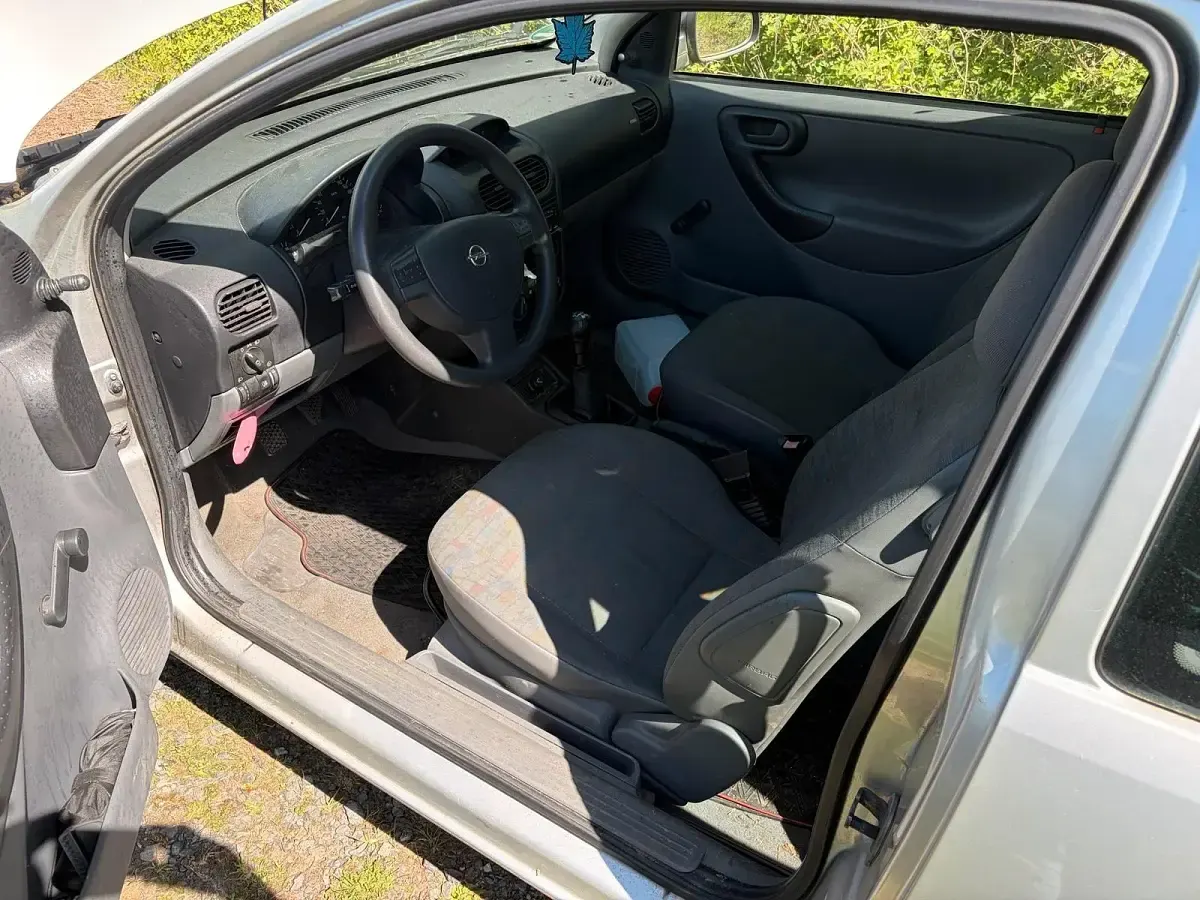 Occasion Opel Corsa 60 ch (44 kW) 2001 Argent Citadine
