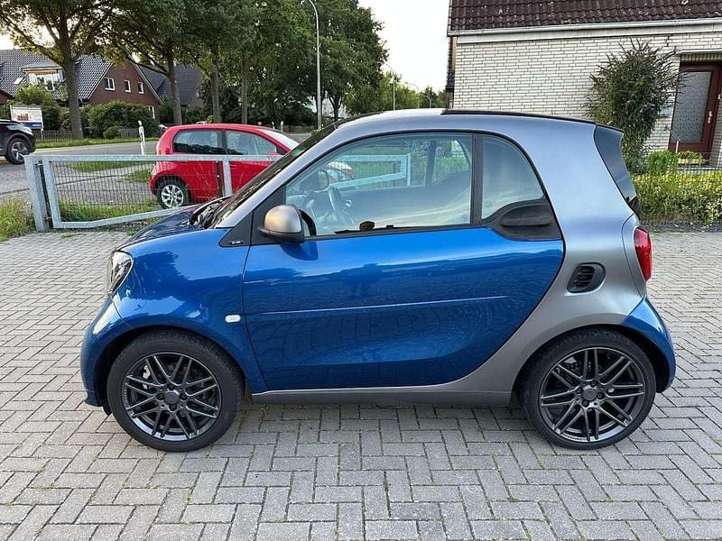 Gebraucht Smart ForTwo Coupé Brabus 90 PS (66 kW) 2017 Blau Kleinwagen