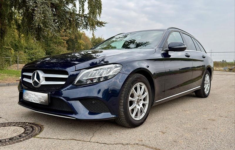 Blau Gebraucht 2019 Mercedes C180 Kombi | 15.100 € (Superpreis) - Bild 1/4