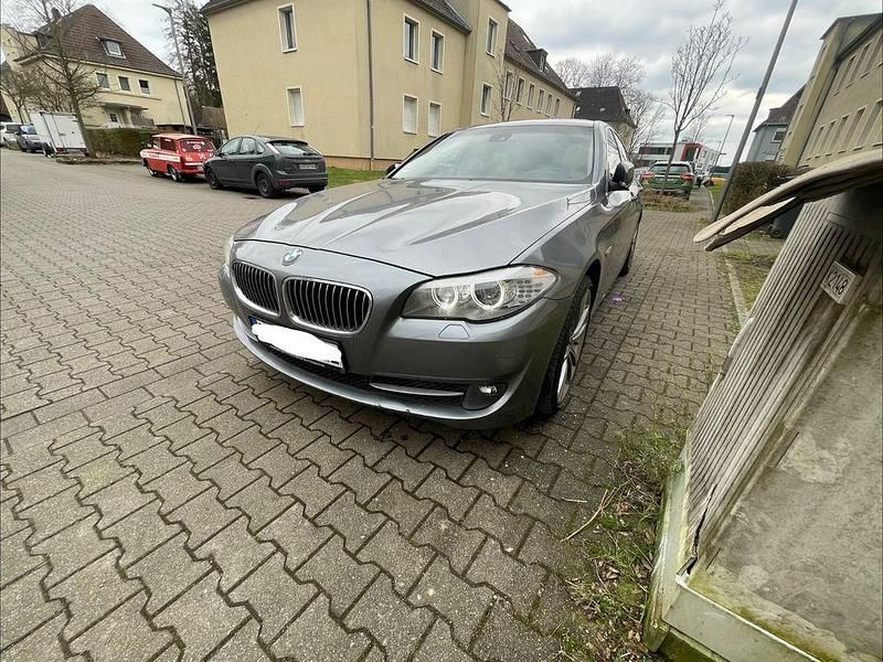 Gebraucht BMW 525 218 PS (160 kW) 2011 Grau Limousine