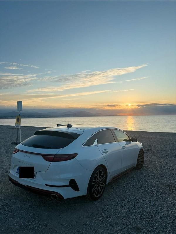 Gebraucht Kia ProCeed GT 204 PS (150 kW) 2023 Weiß Kombi