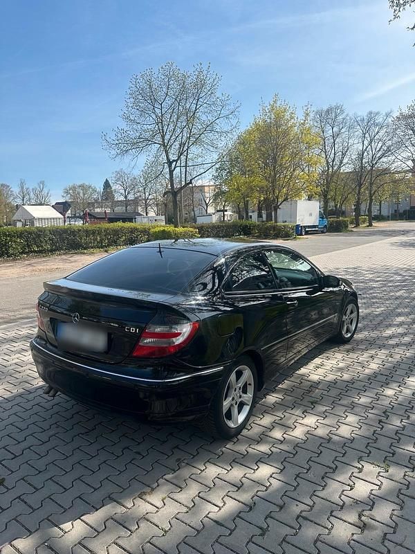 Gebraucht Mercedes C220 150 PS (110 kW) 2005 Schwarz Coupé