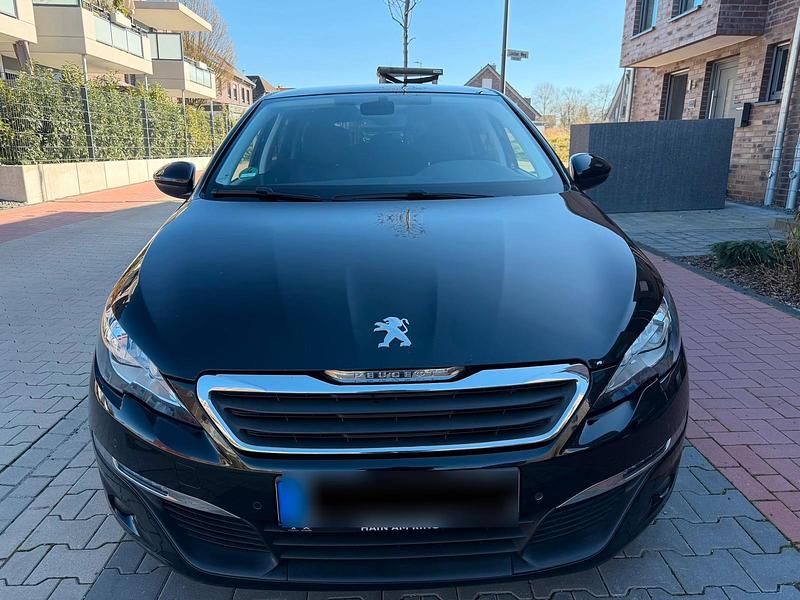 Gebraucht Peugeot 308 SW 120 PS (88 kW) 2015 Schwarz Kombi