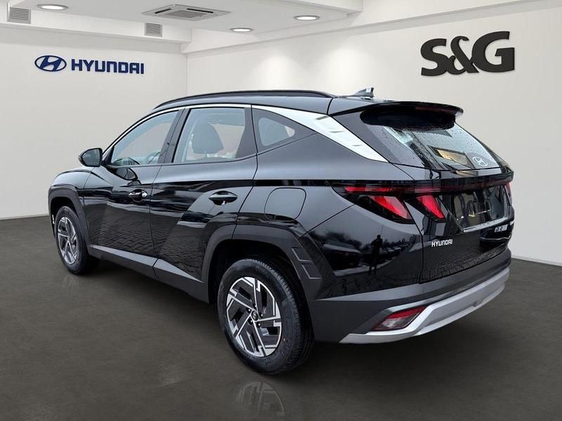 Neu Hyundai Tucson Select 239 PS (175 kW) 2026 Met (schwarz SUV