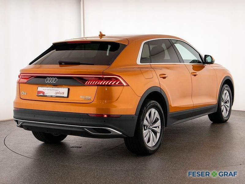 Gebraucht Audi Q8 Ambiente 286 PS (210 kW) 2022 Drachenorange metallic SUV