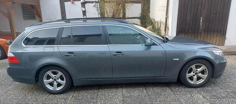 Gebraucht BMW 525 177 PS (130 kW) 2005 Grau Kombi