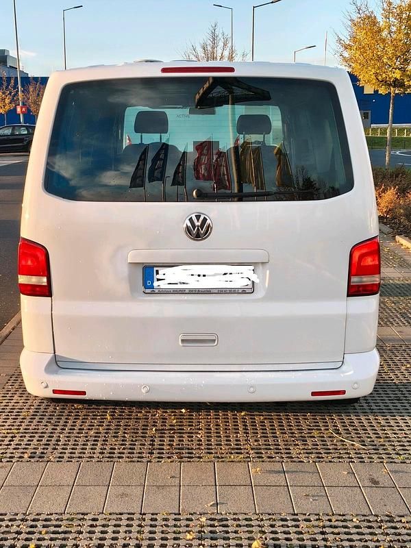 Gebraucht VW Caravelle 102 PS (75 kW) 2012 Weiß Van / Kleinbus