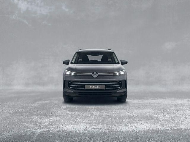 Gebraucht VW Tiguan Elegance 150 PS (110 kW) 2024 Grau SUV