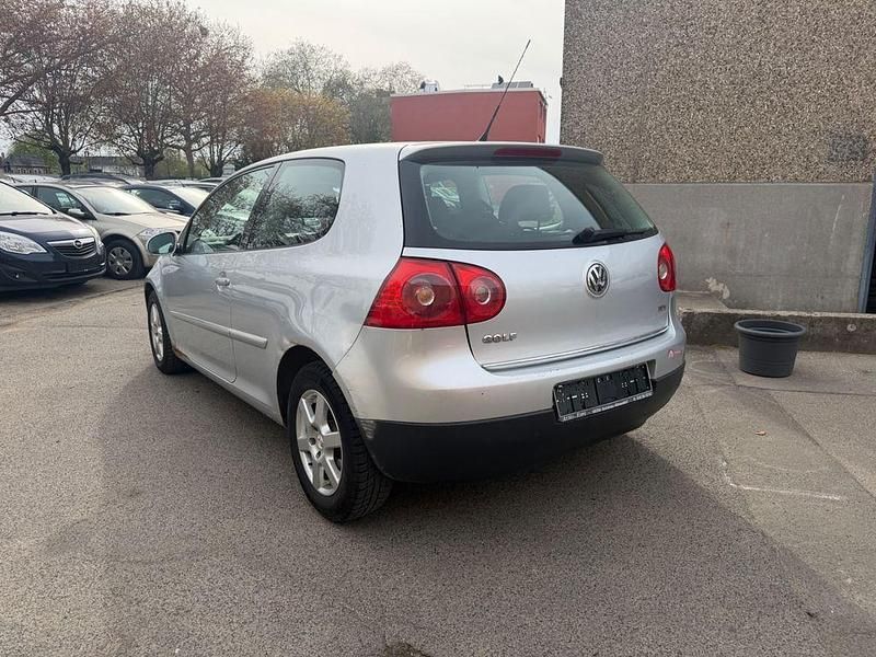 Gebraucht VW Golf IV 105 PS (77 kW) 2005 Silber Limousine