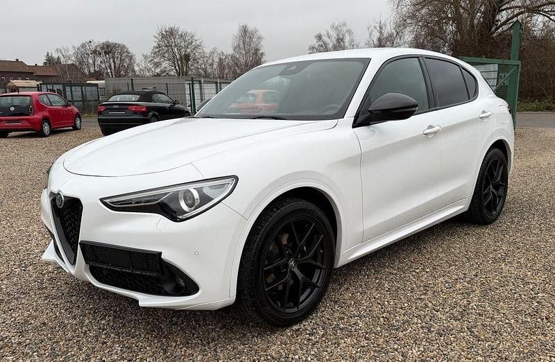 Gebraucht Alfa Romeo Stelvio Veloce 209 PS (153 kW) 2021 Weiß SUV