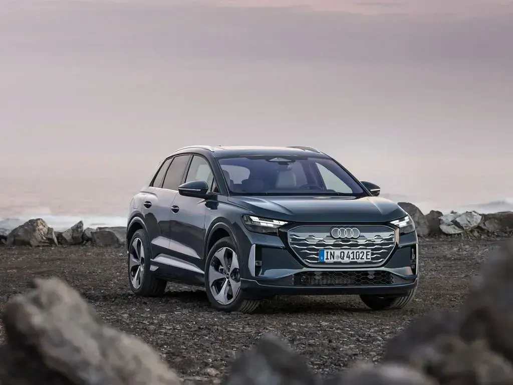 Neu Audi Q4 e-tron 150 kW (204 PS) 2026 Grau SUV