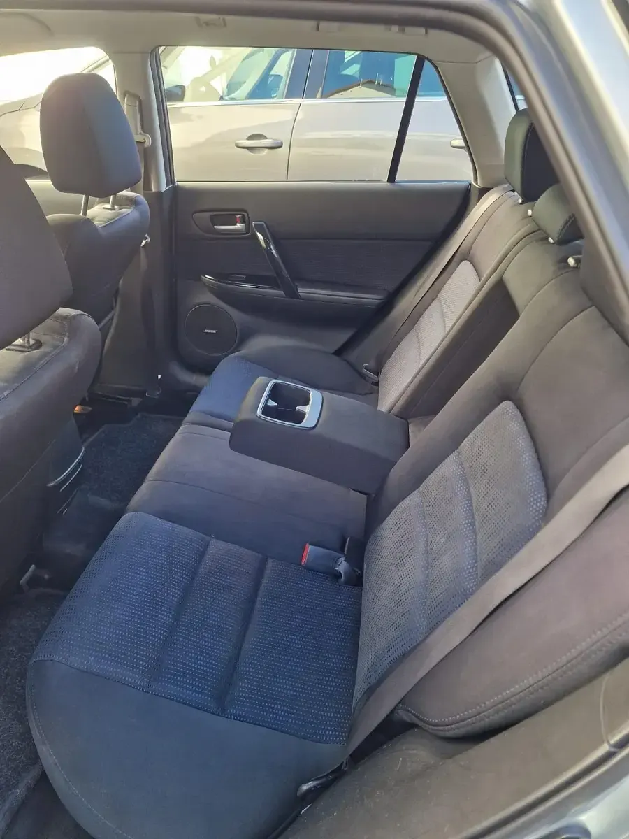 Usado Mazda 6 120 HP (88 kW) 2007 Cinzento Sedan