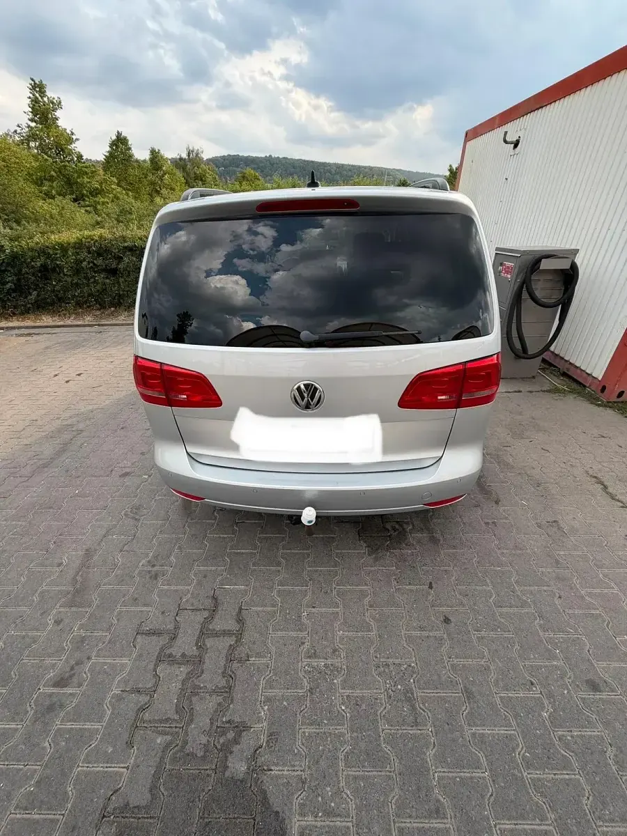 Gebraucht VW Touran 140 PS (102 kW) 2014 Silber Van / Kleinbus