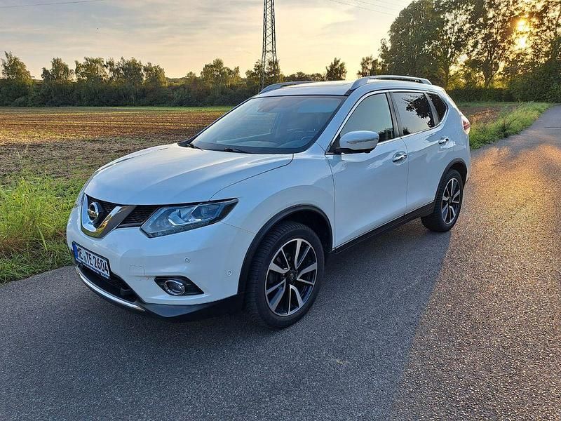 Weiß Gebraucht 2016 Nissan X-Trail Tekna SUV | 12.500 € (Guter Preis) - Bild 1/4