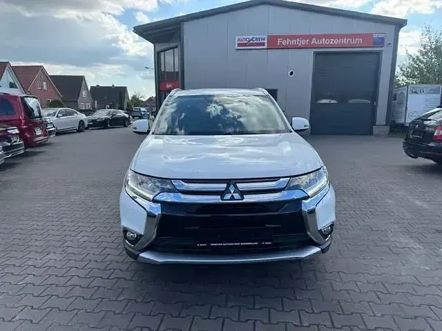 Brugt Mitsubishi Outlander 150 HK (110 kW) 2017 Hvid SUV