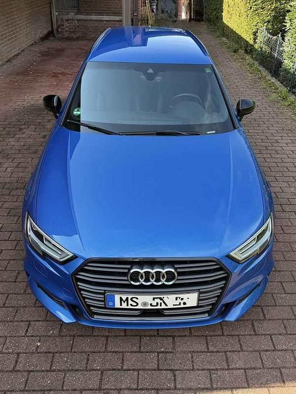 Blau Gebraucht 2020 Audi A3 Sportback S-Line Kombi | 24.990 € (Fairer Preis) - Bild 1/4