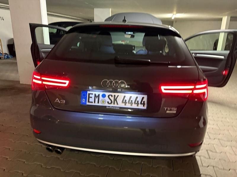 Gebraucht Audi A3 Sport 150 PS (110 kW) 2017 Grau Limousine