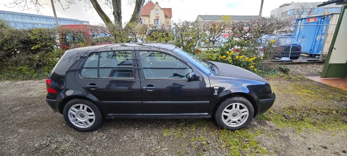 Gebraucht VW Golf III 75 PS (55 kW) 1999 Schwarz Limousine