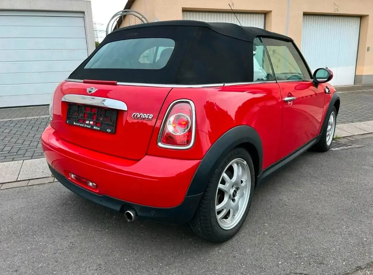 Gebraucht Mini Cooper Cabriolet 122 PS (89 kW) 2012 Rot Cabrio