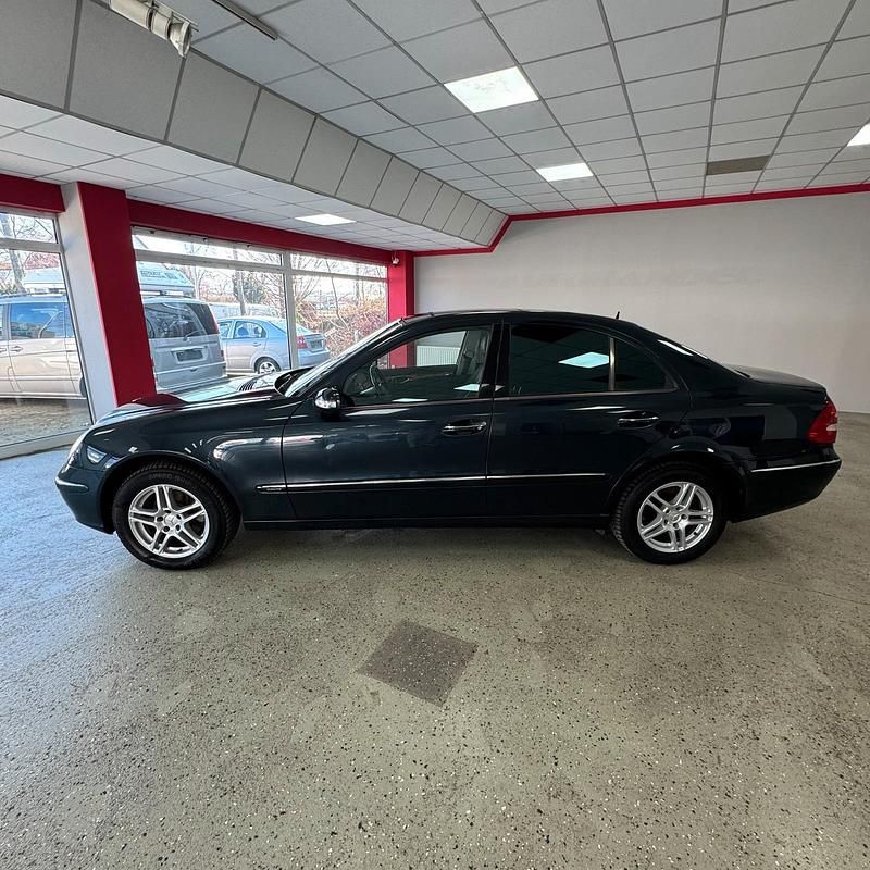 Gebraucht Mercedes E280 190 PS (139 kW) 2006 Blau Limousine