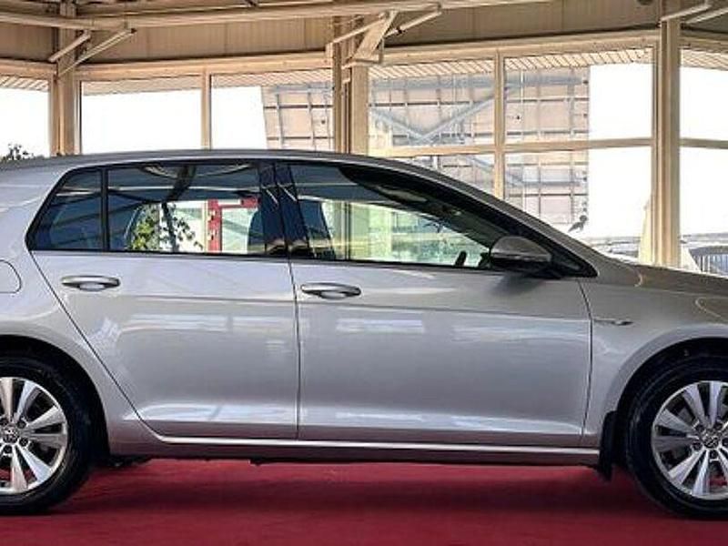 Gebraucht VW Golf VII Comfortline 131 PS (96 kW) 2019 Andere Limousine