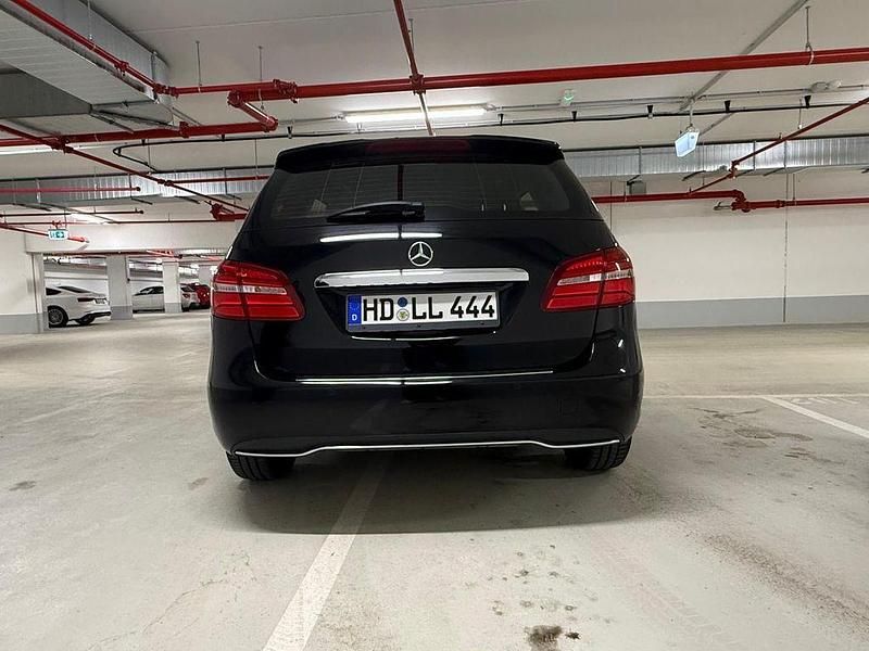Gebraucht Mercedes B180 Style 109 PS (80 kW) 2017 Schwarz Van / Kleinbus
