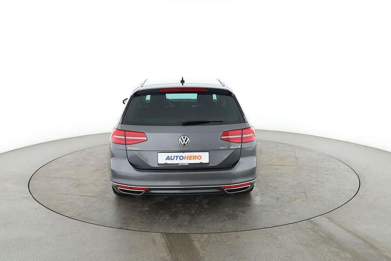 Gebraucht VW Passat Highline 2017 Grau Kombi