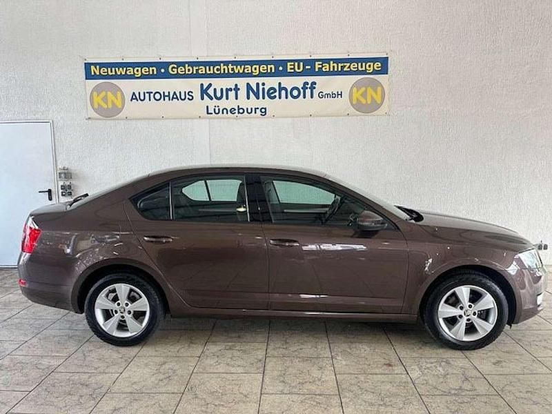 Gebraucht Skoda Octavia Elegance 105 PS (77 kW) 2014 Braun Limousine