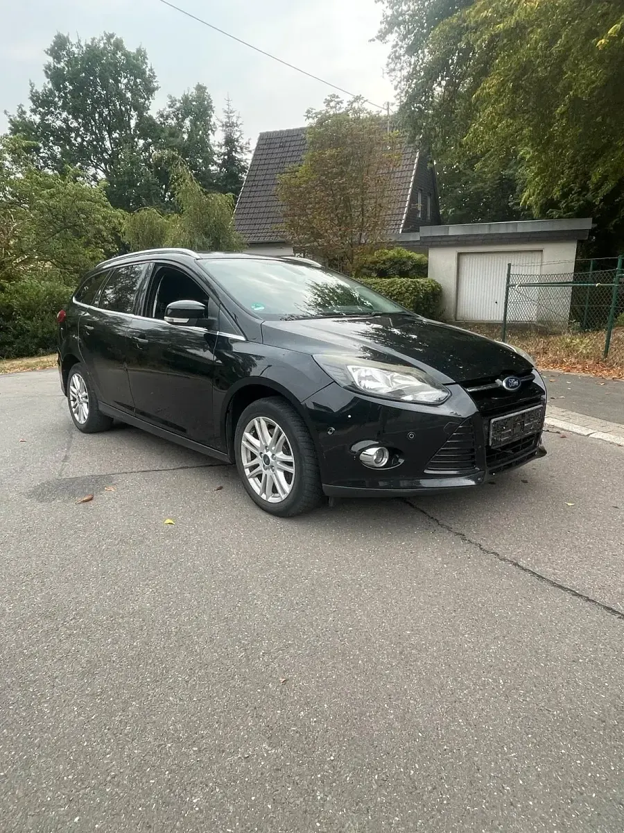Gebraucht Ford Focus 182 PS (133 kW) 2013 Schwarz Kombi