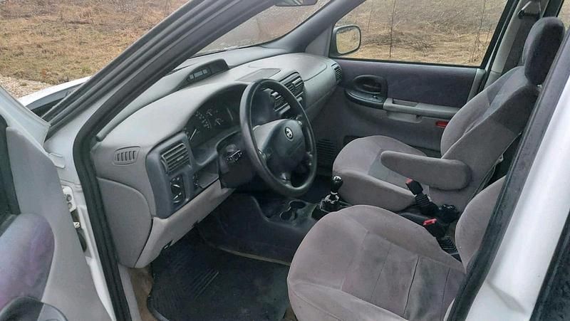 Używany Opel Sintra 141 KM (103 kW) 1999 Biały Minivan