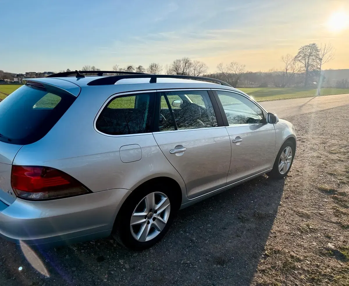 Gebraucht VW Golf VI 122 PS (89 kW) 2009 Silber Kleinwagen