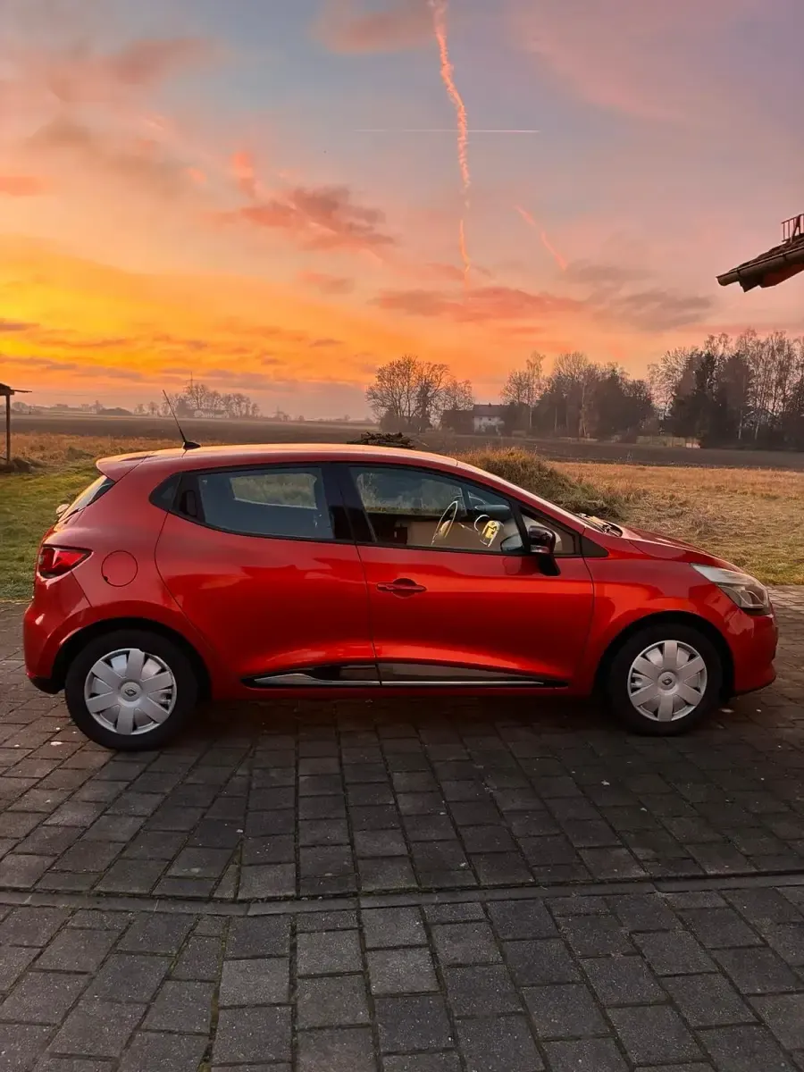 Gebraucht Renault Clio IV 90 PS (66 kW) 2013 Rot Limousine